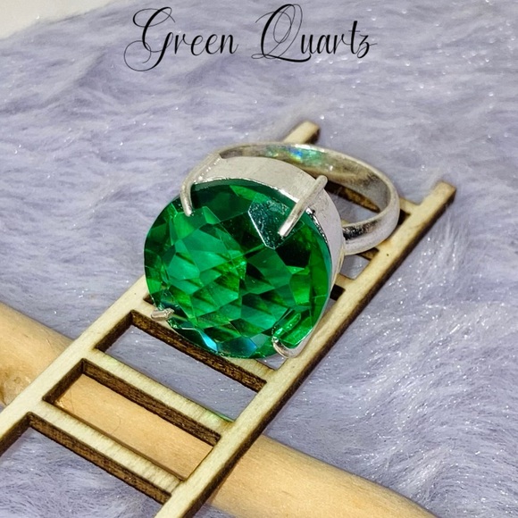 Green Quartz Gorgeous Chunky Handmade Ring - Picture 1 of 8